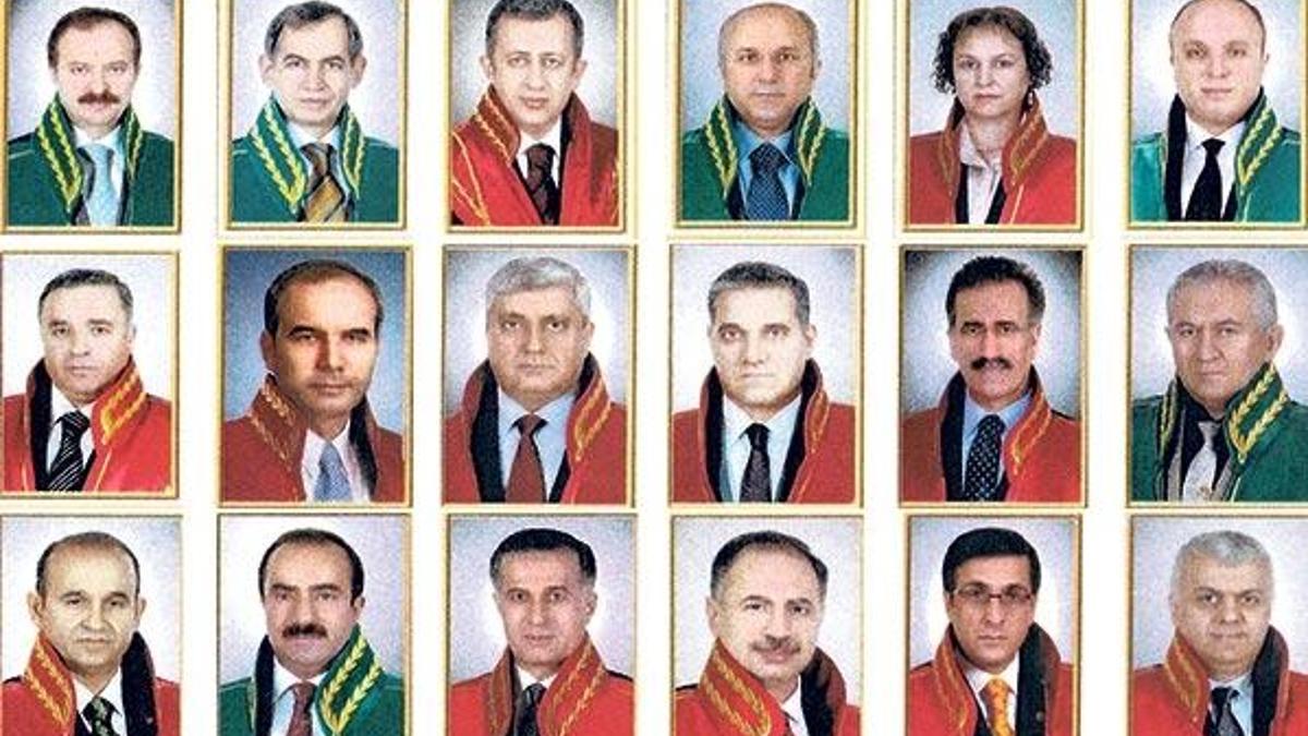 24 Yargıtay üyesi firarda