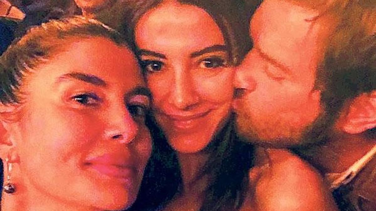 Kıvançdan aşk öpücüğü