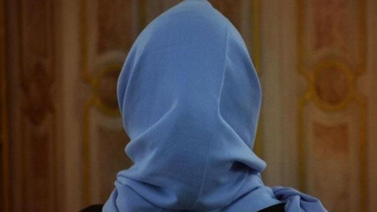 Nijerya'da avukat adayı başörtülü olduğu için baroya alınmadı
