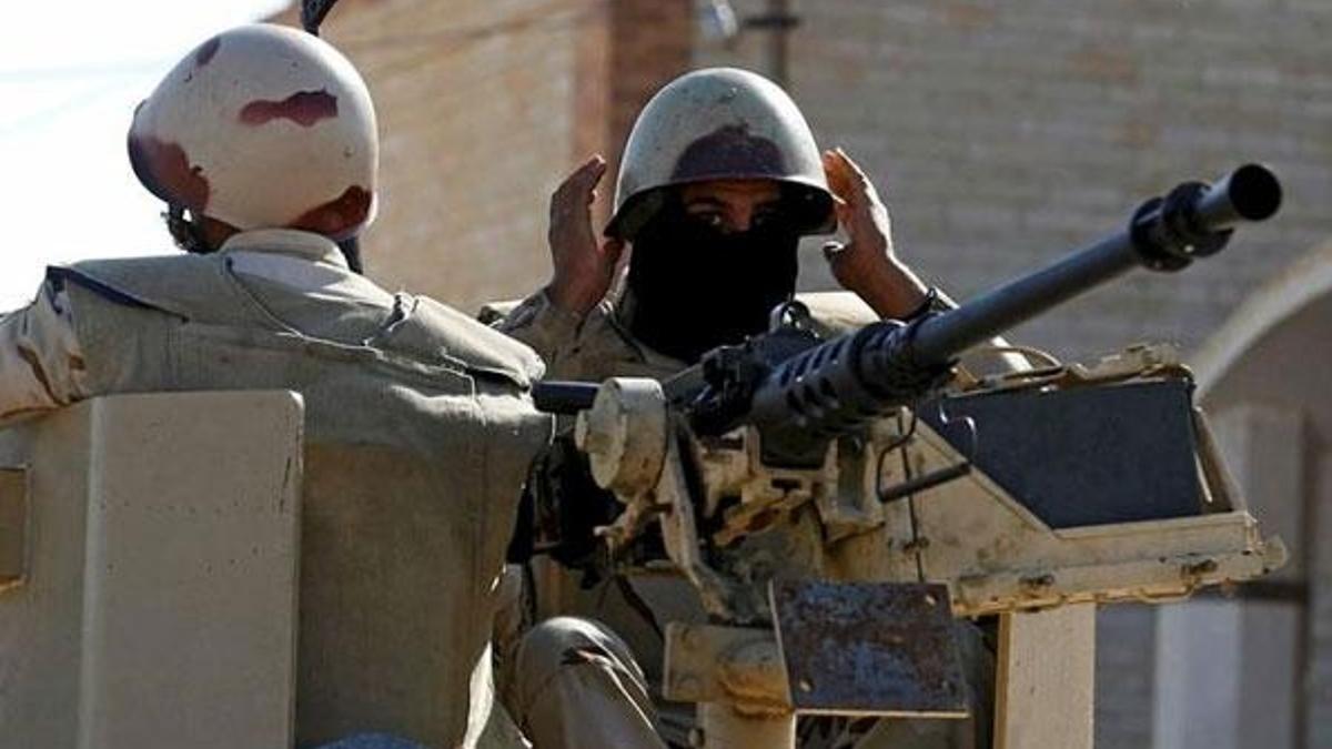 Terör örgütü DEAŞ Mısır askerleriyle çatışıyor