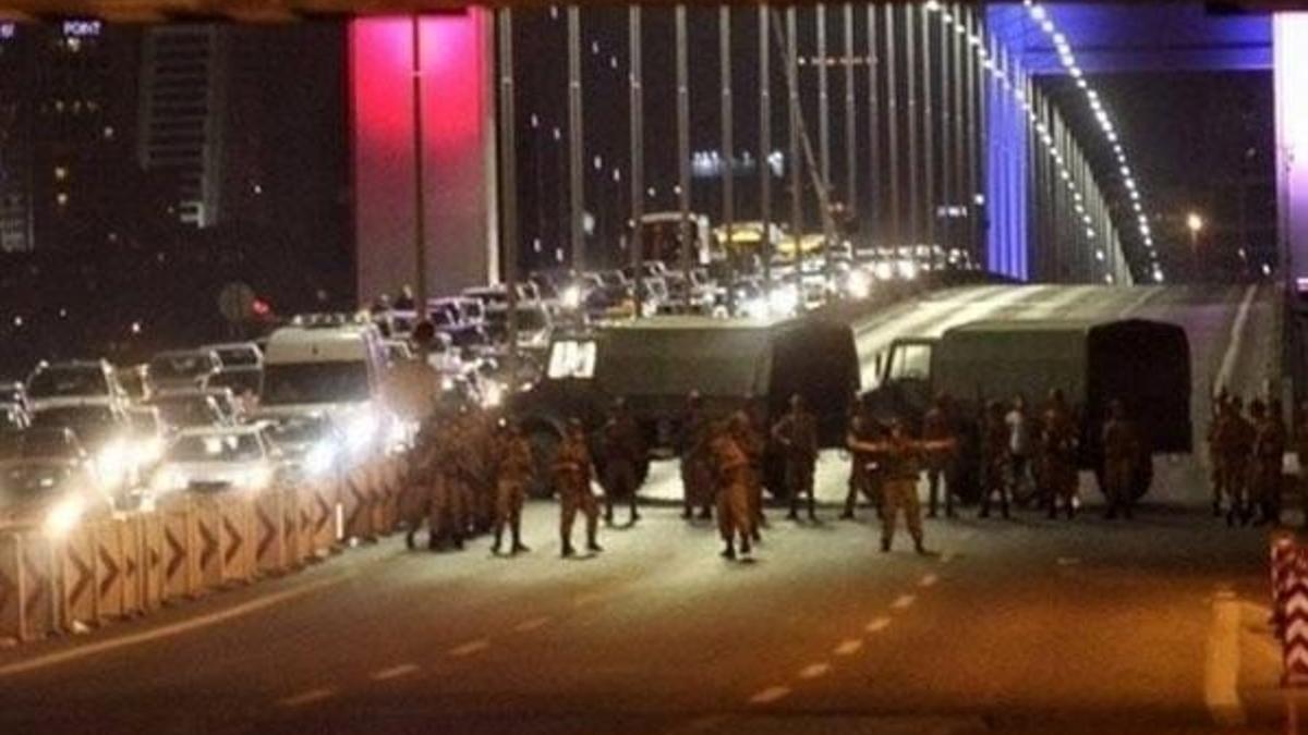 Darbeci yarbay gülerek "sivilleri de vurdum" demiş