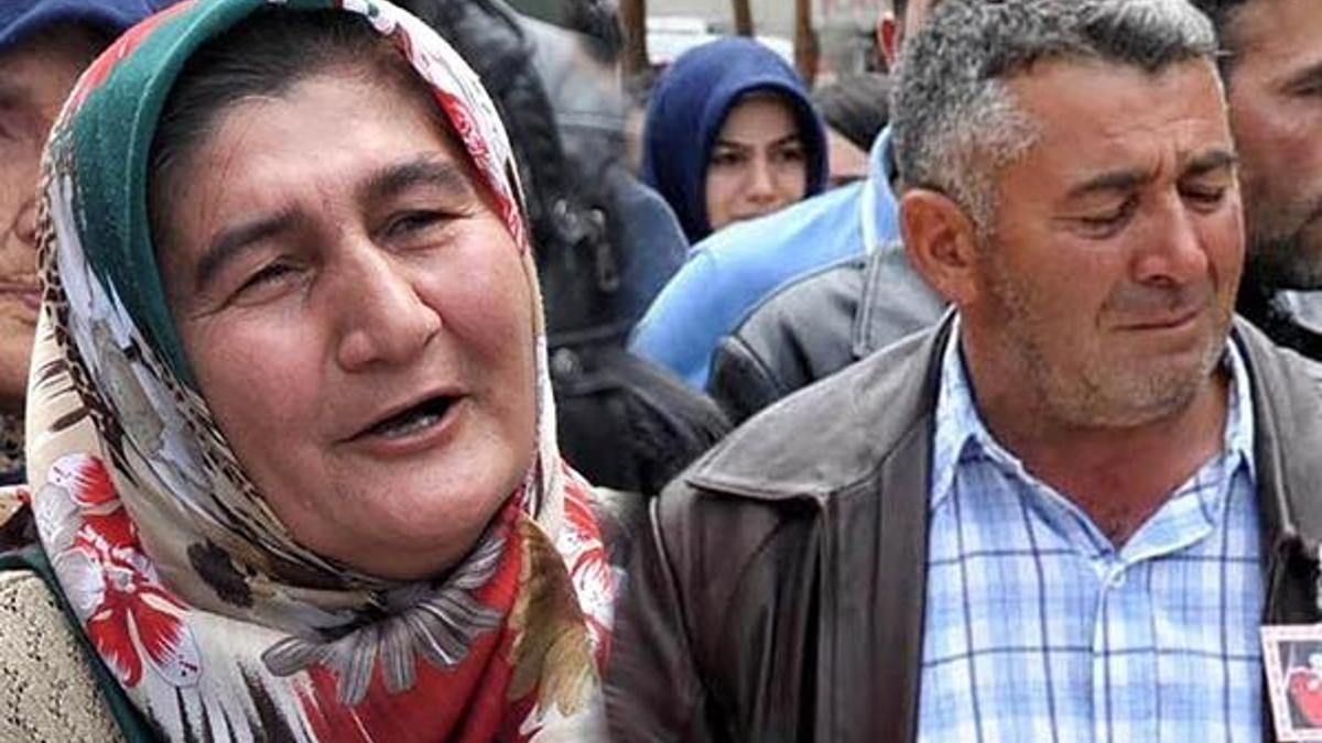 Yılın ilk gününde anne ve babasını bıçakladı