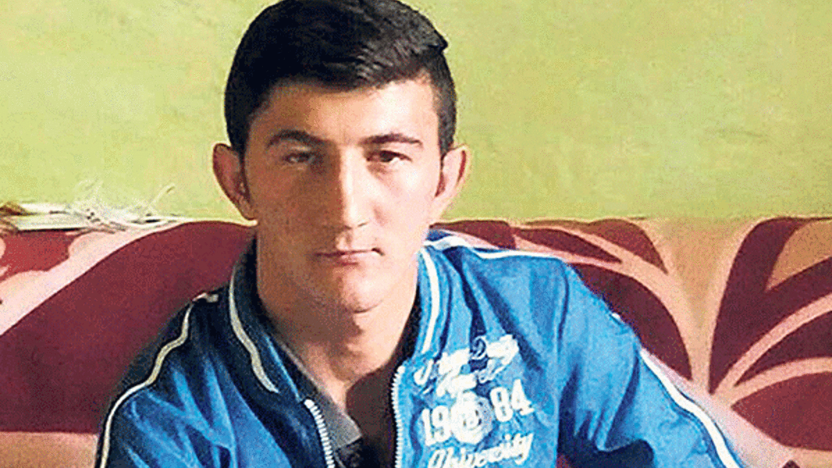 Yeni yılın ilk saatlerinde anne-babasını bıçakladı