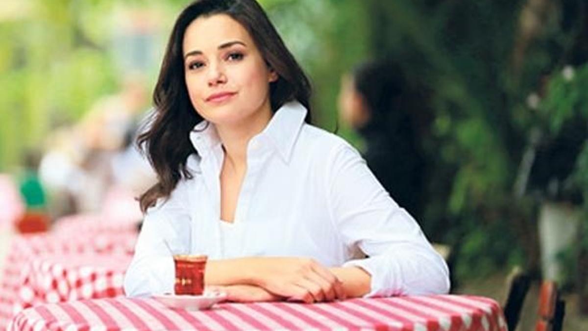 Oyunculuğa veda eden Özgü Namal ortaya çıktı!