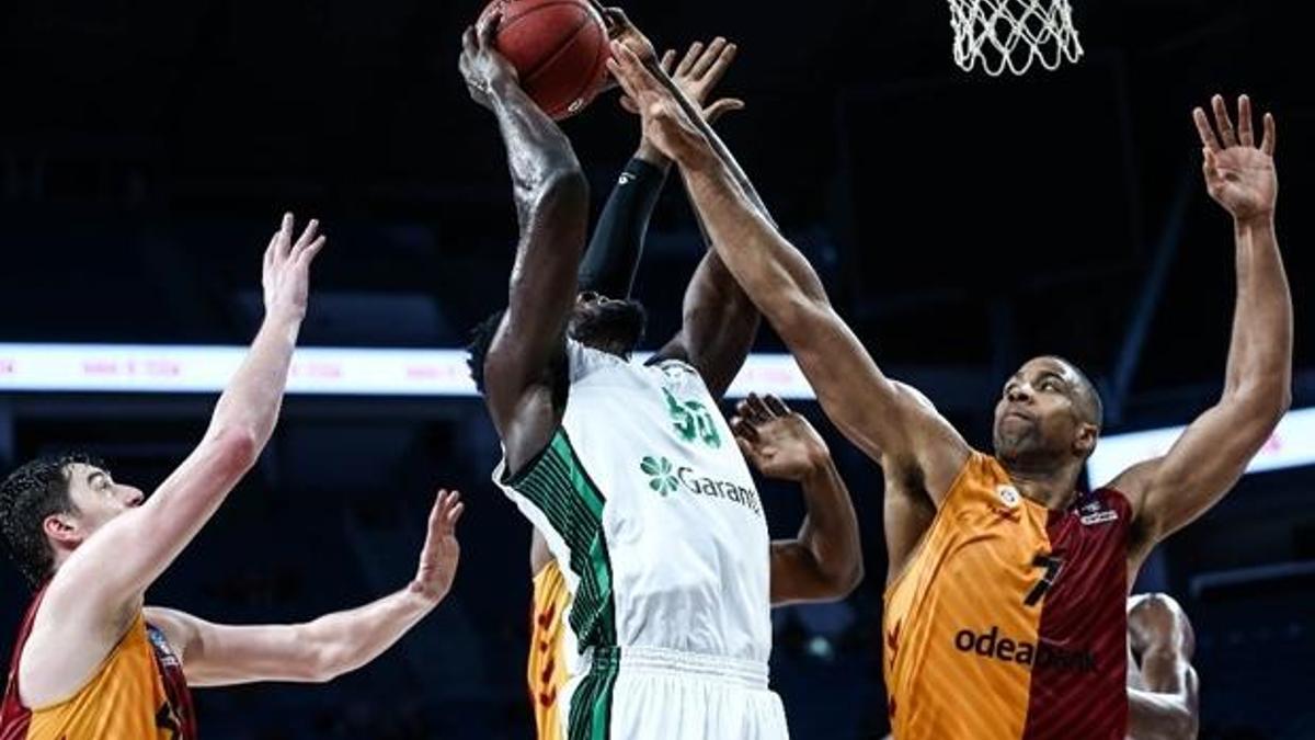 Türk derbisinde Darüşşafaka rahat kazandı