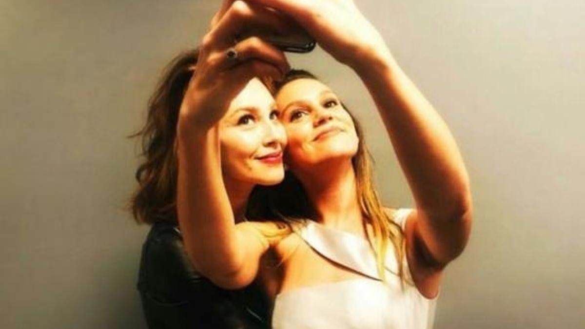 Farah Zeynep Abdullah ile Elçin Sangu’dan dostluk pozu!