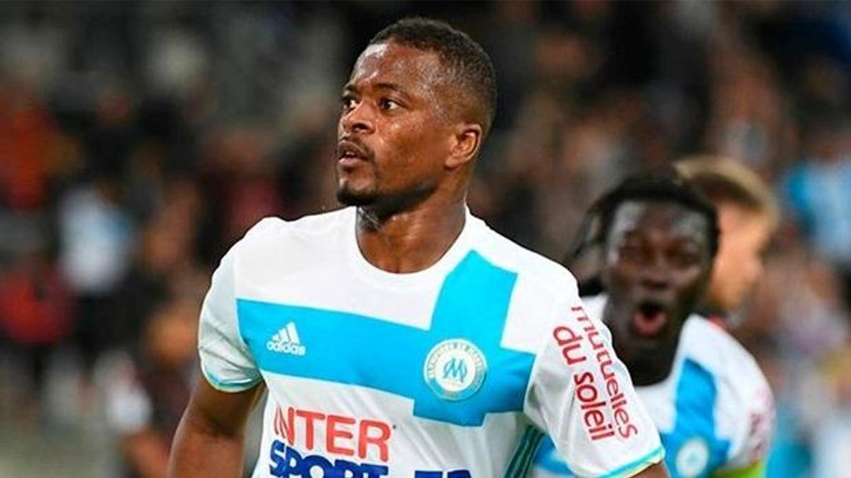 Beşiktaş Patrice Evra için devreye girdi