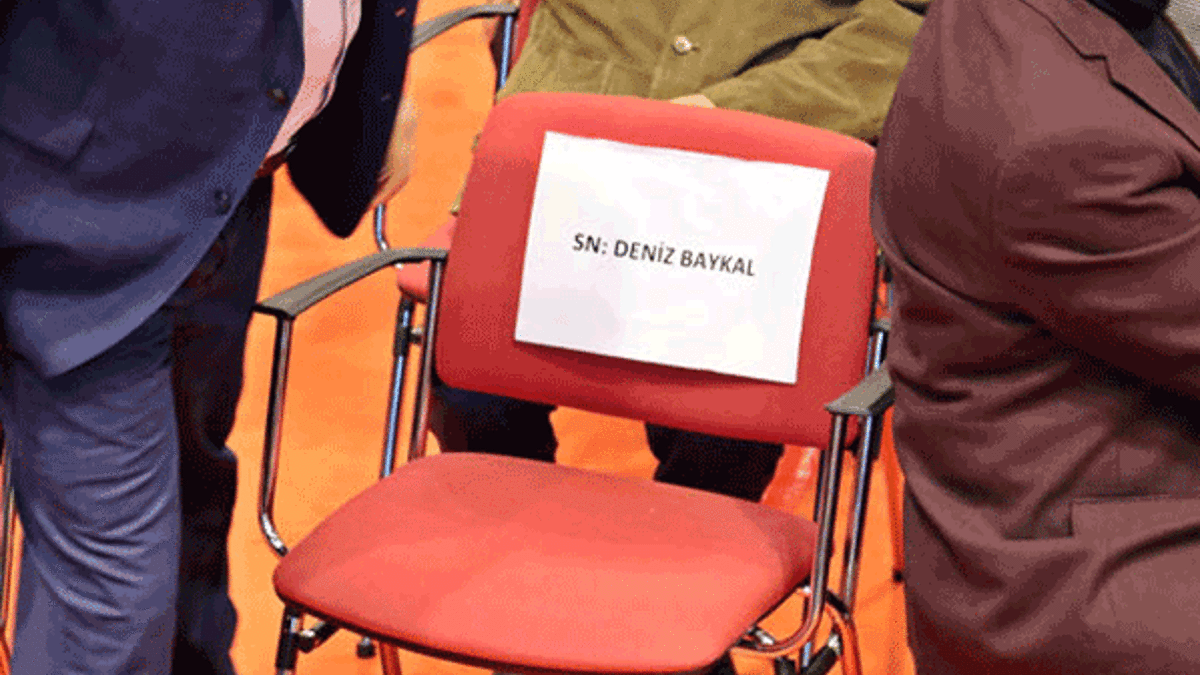Baykal’ın sandalyesi boş bırakıldı