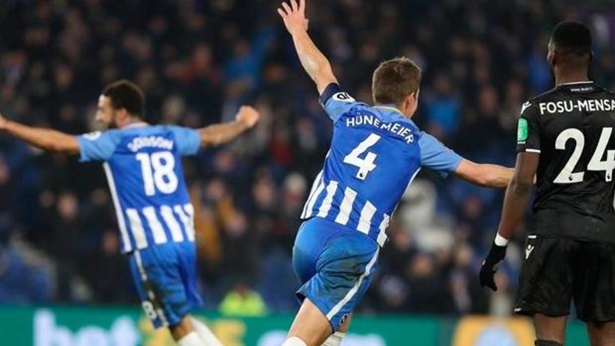 'VAR' İngiltere'de sınıfı geçti