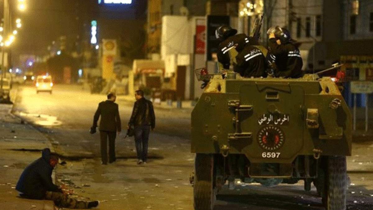 Tunus'ta hayat pahalılığı protestoları