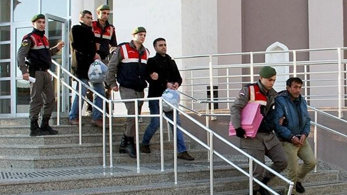 Yunanistan'a kaçmaya çalışırken yakalandılar