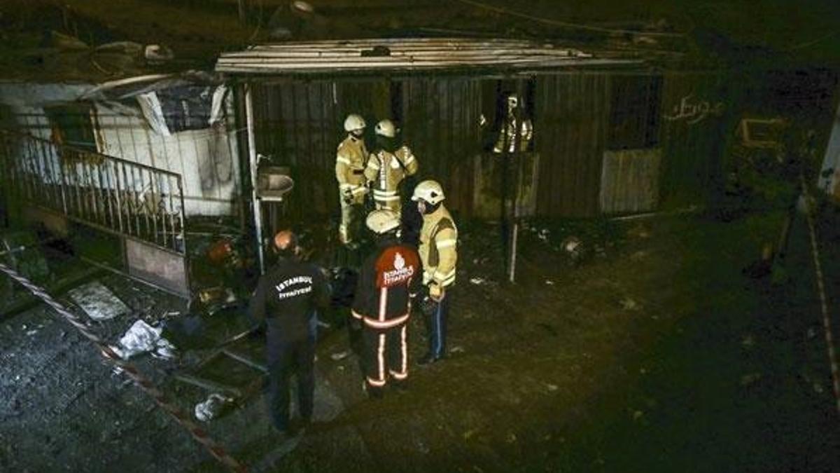 Beylikdüzü'nde yangın: 3 işçi hayatını kaybetti
