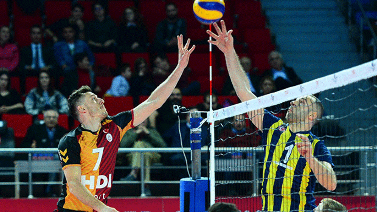 Galatasaray, Fenerbahçe'yi devirdi