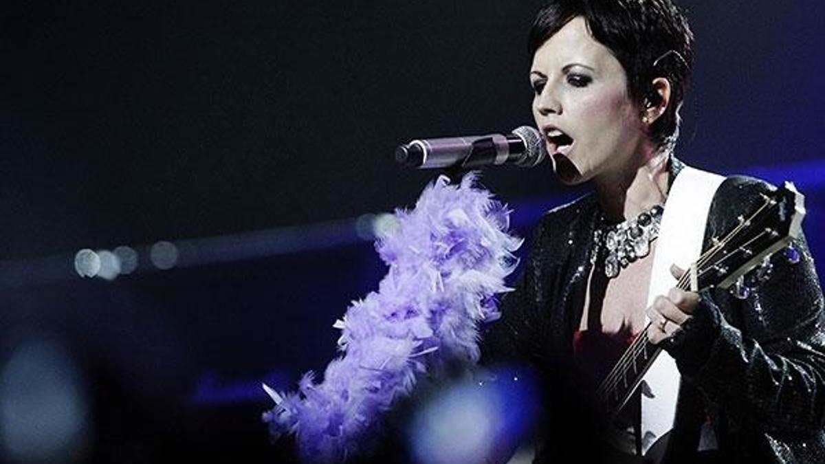 Ünlü rock grubu Cranberries'in solisti hayatını kaybetti!