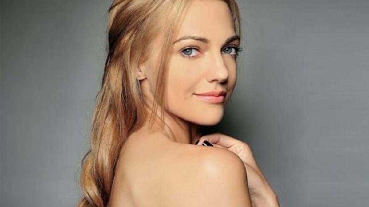 Meryem Uzerli'den sürpriz imza!