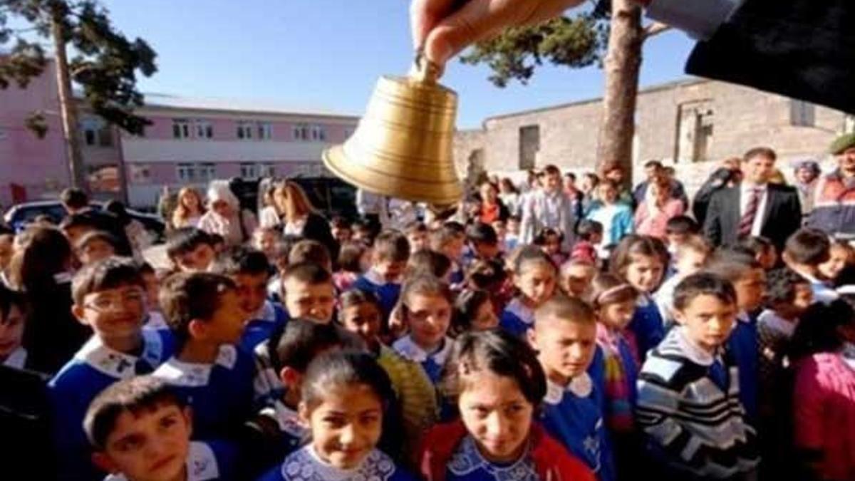 15 tatil ne zaman başlayacak ve bitecek? Karneler ne zaman alınıyor?