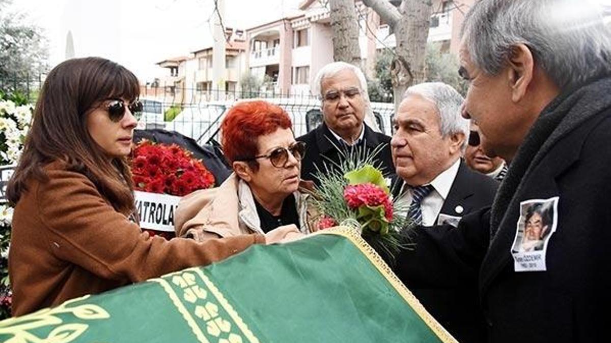 Ünlü oyuncu son yolculuğuna uğurlandı