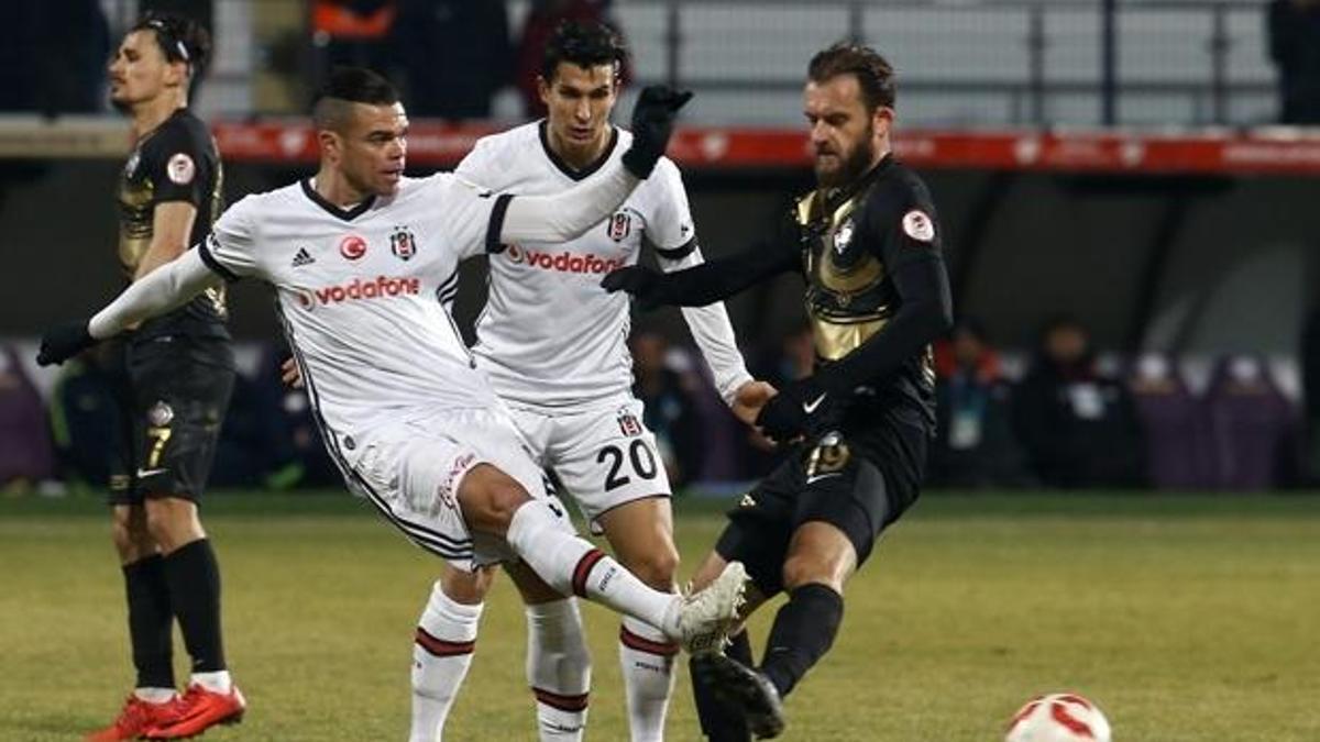 Beşiktaş, mağlubiyetle turladı!