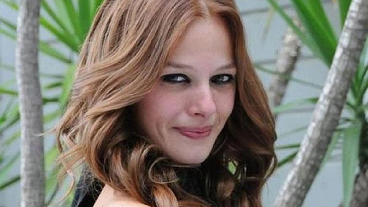 Naz Elmas kimdir? Naz Elmas Jet Sosyete dizisinde oynayacak mı?