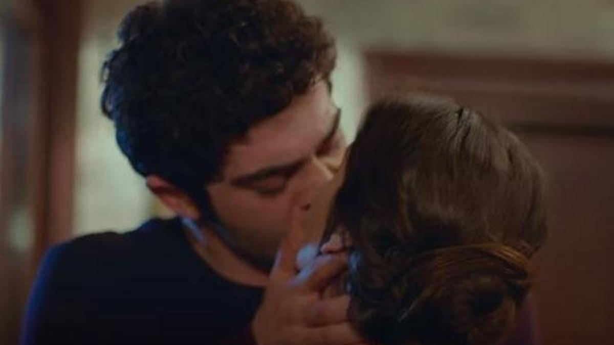 Bizim Hikaye 18. yeni bölümde Barış ile Filiz arasında romantik anlar!