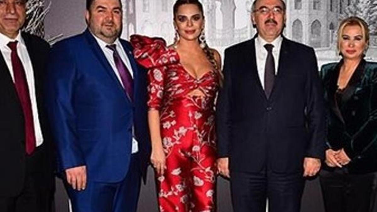 Ünlü isimlerden işitme engelli çocukların eğitimine destek!