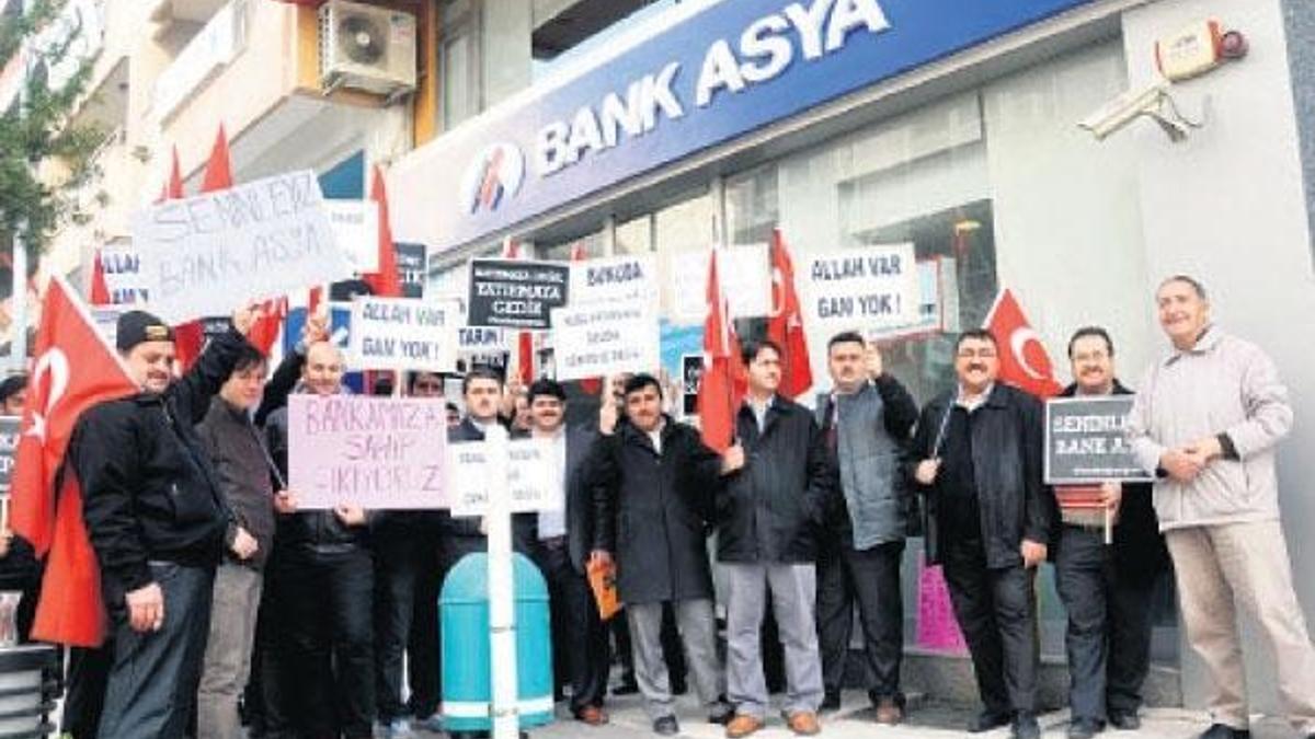 Gülen’in talimatıyla 7 ayda 400 bin hesap!