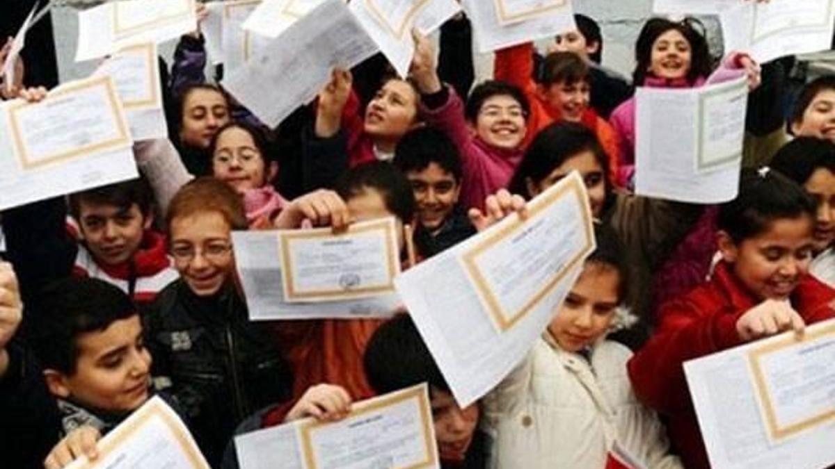 18 milyon öğrenci bugün karne alıyor