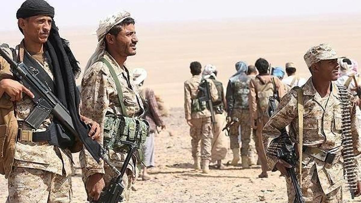 Husiler'den askeri geçit törenine saldırı: Çok sayıda ölü ve yaralı
