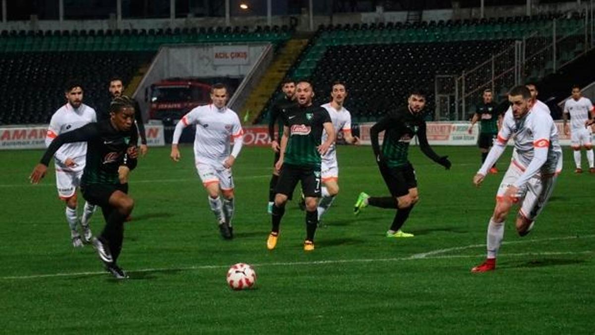 Denizli evinde 3'ledi!