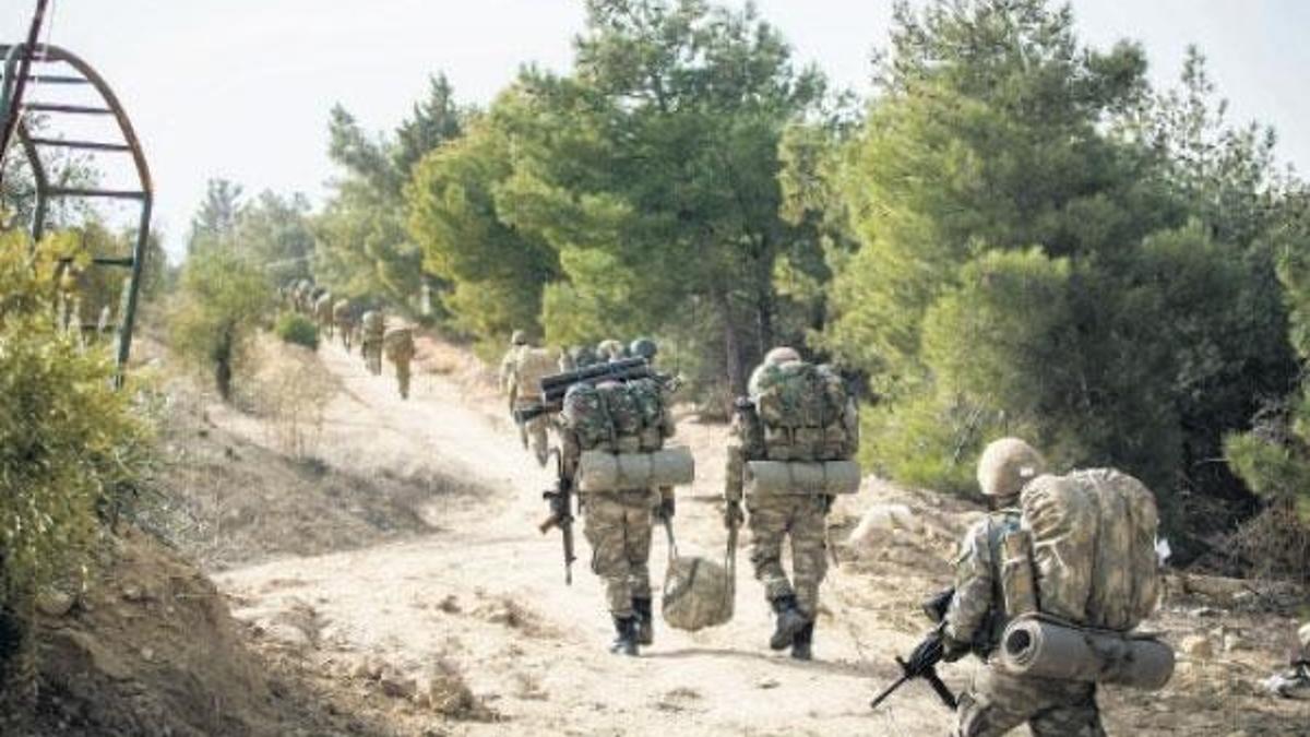 3 koldan Afrin kuşatması
