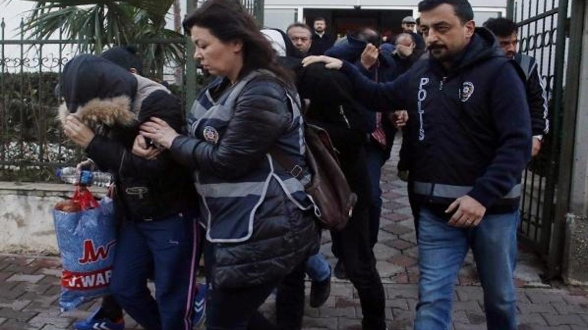 Antalya'da fuhuş operasyonu: 58 gözaltı