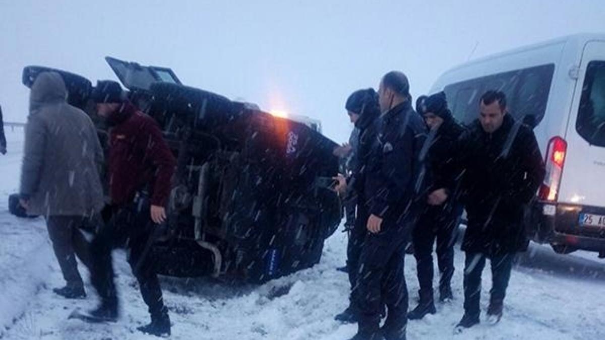 Erzurum’da zırhlı polis aracı kaza yaptı: 3 yaralı