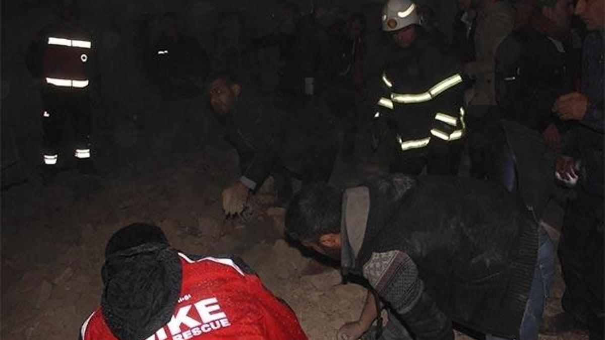 Kilis’te teröristlerden camiye roketli saldırı
