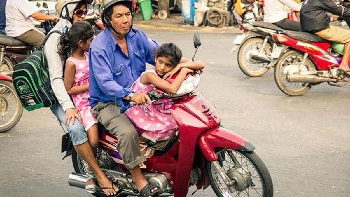 Erkekler motosikletin arkasına binemeyecek