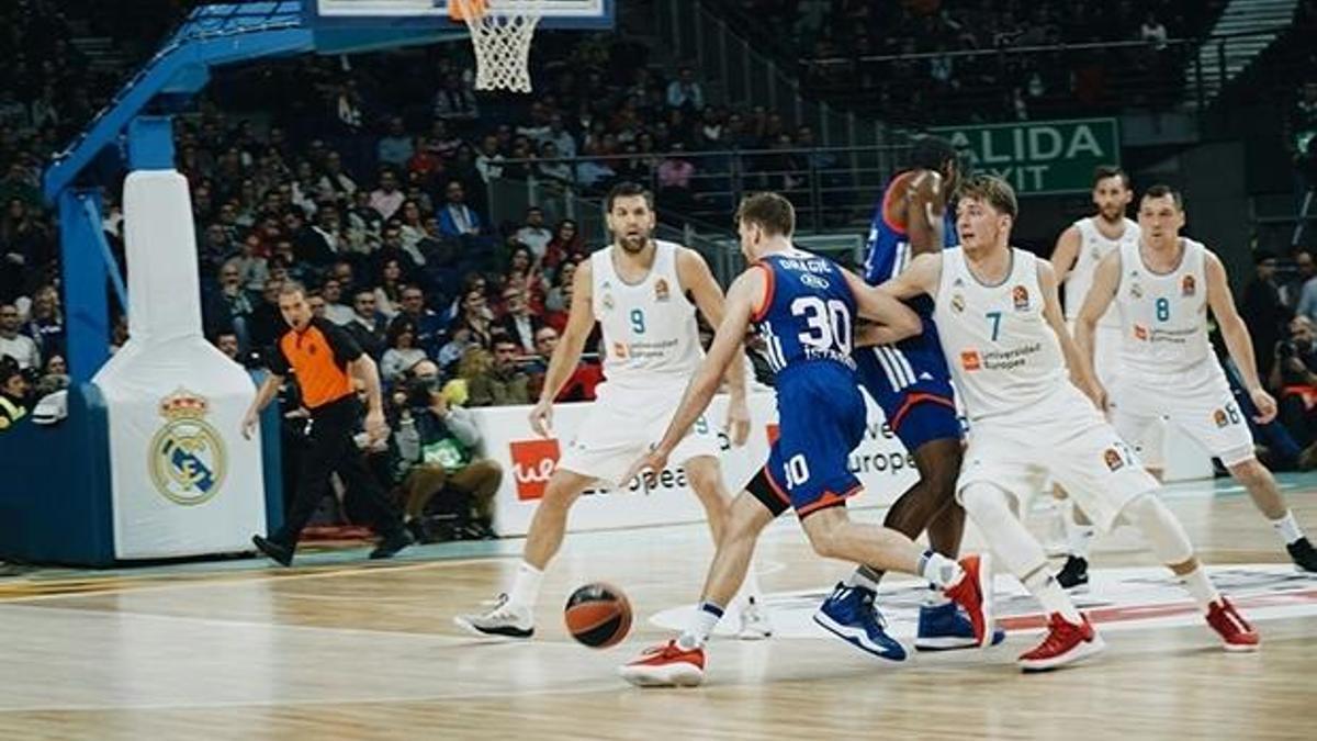 Anadolu Efes İspanya'da kaybetti