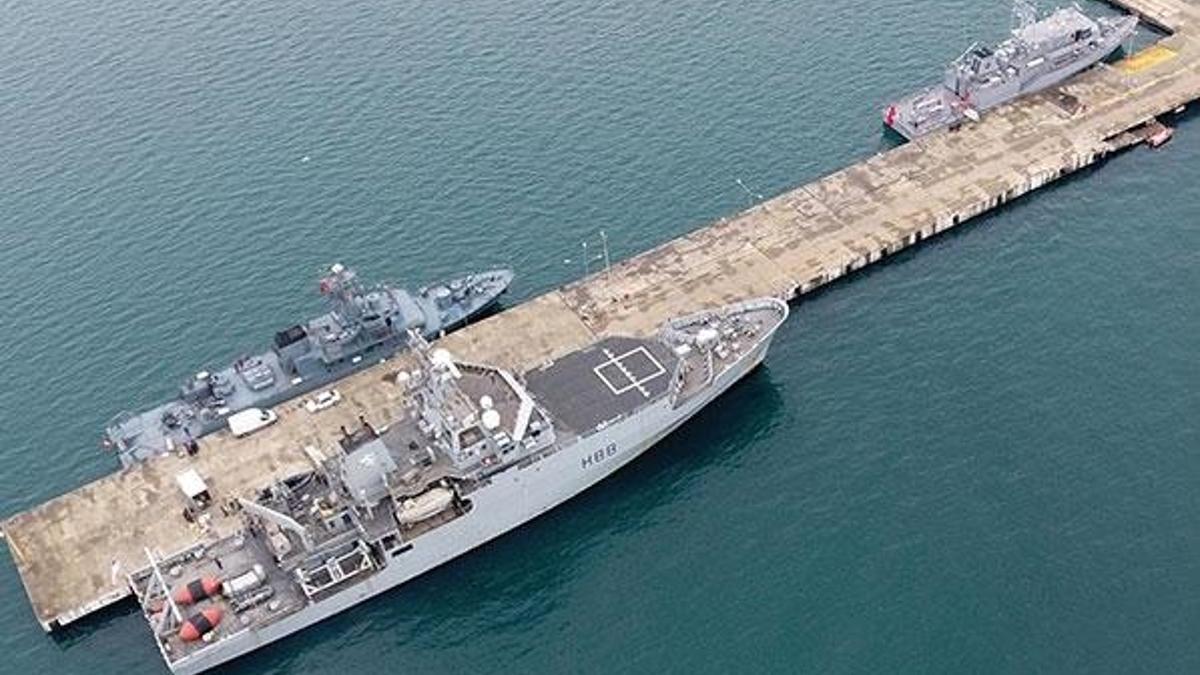 NATO savaş gemileri Sinop'a demir attı