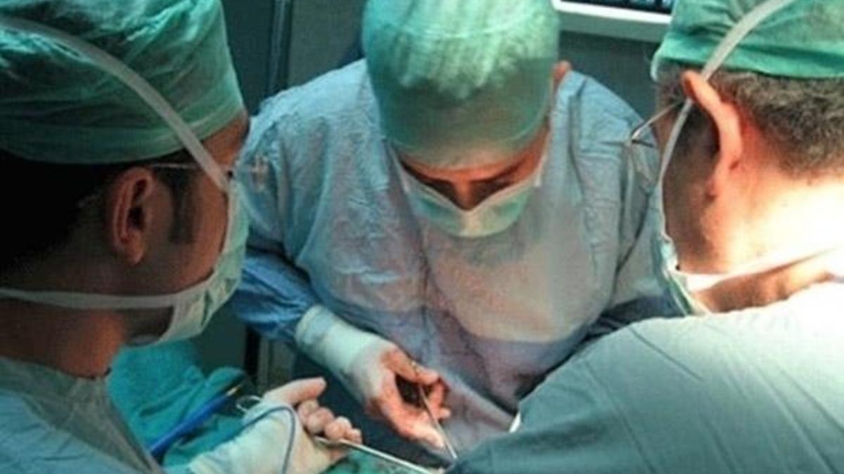 On aylık bebek iki ameliyatla hayata tutundu