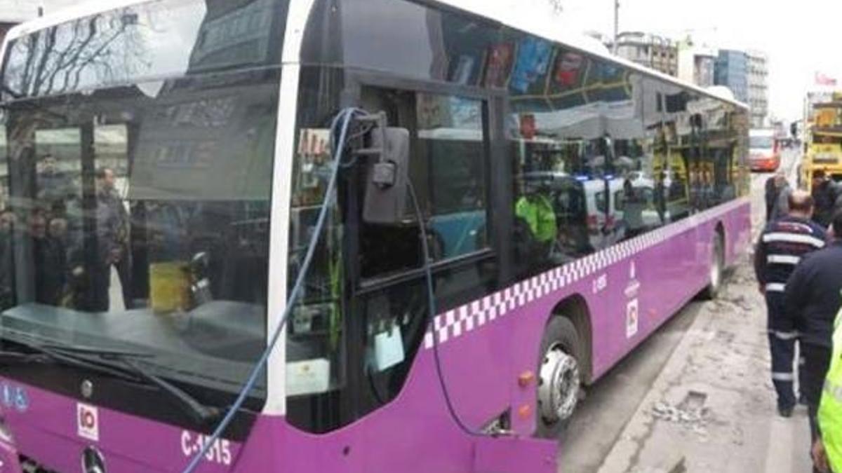 İstanbul'da bir otobüs kazası daha! Sürücü: Direksiyon kilitlendi