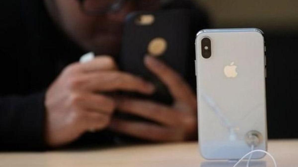 Apple daha az iPhone sattı, kârı rekor kırdı