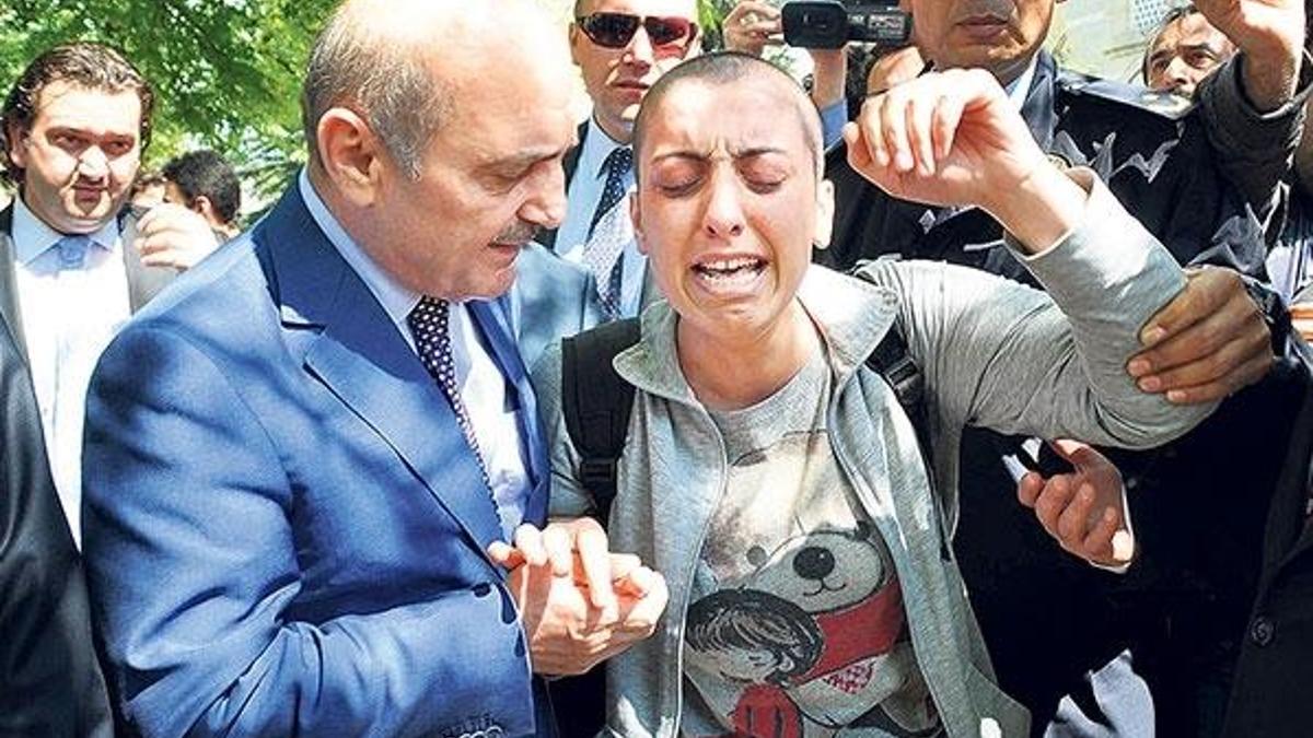 Kapımızı çalmadılar heykelini dikiyorlar
