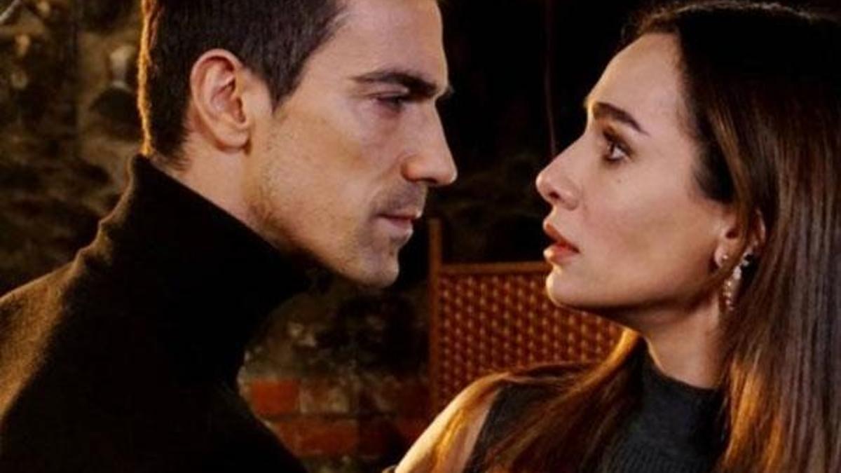 Siyah Beyaz Aşk 16. yeni bölümde Ferhat, Aslı'dan uzak durabilecek mi?