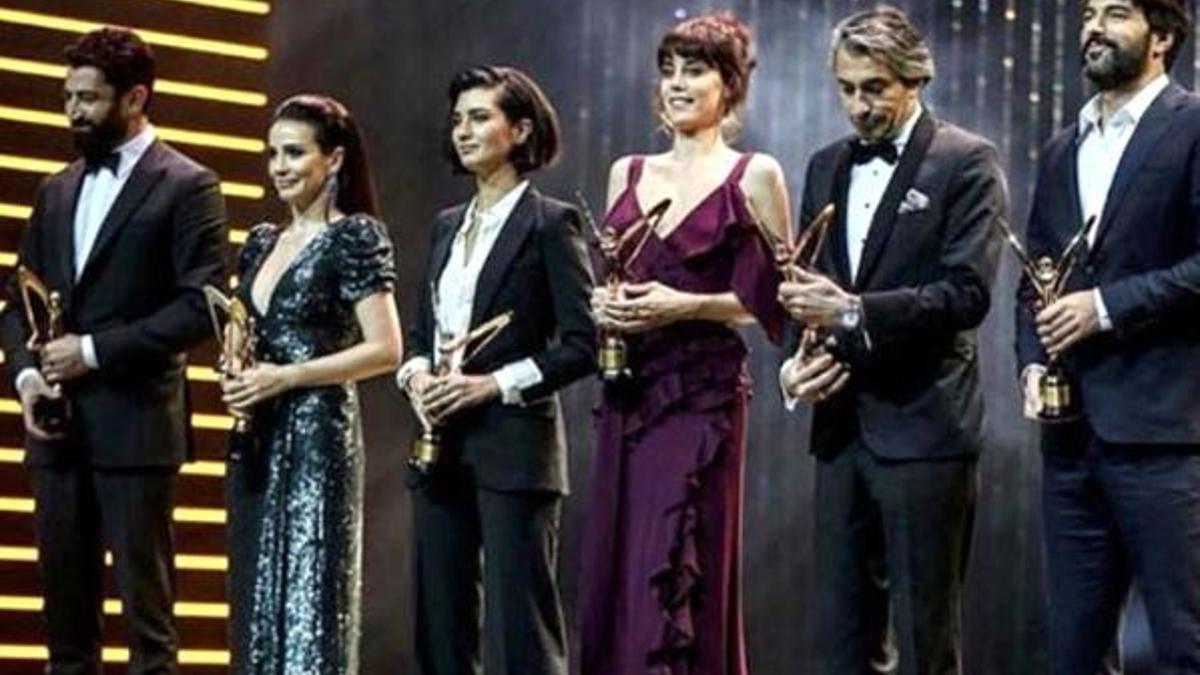 Cansu Dere, sevgilisinin evine yerleşti!