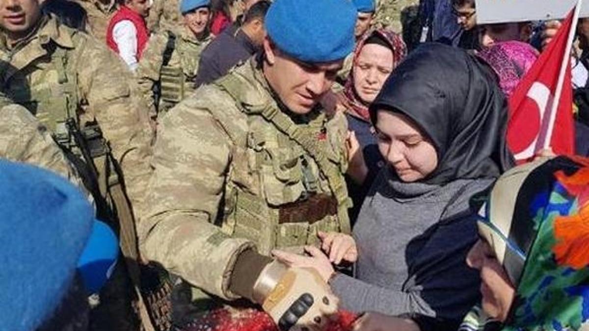 Kimi eline kına yaktı kimi bebeğine sarıldı! Yiğitler yola çıktı