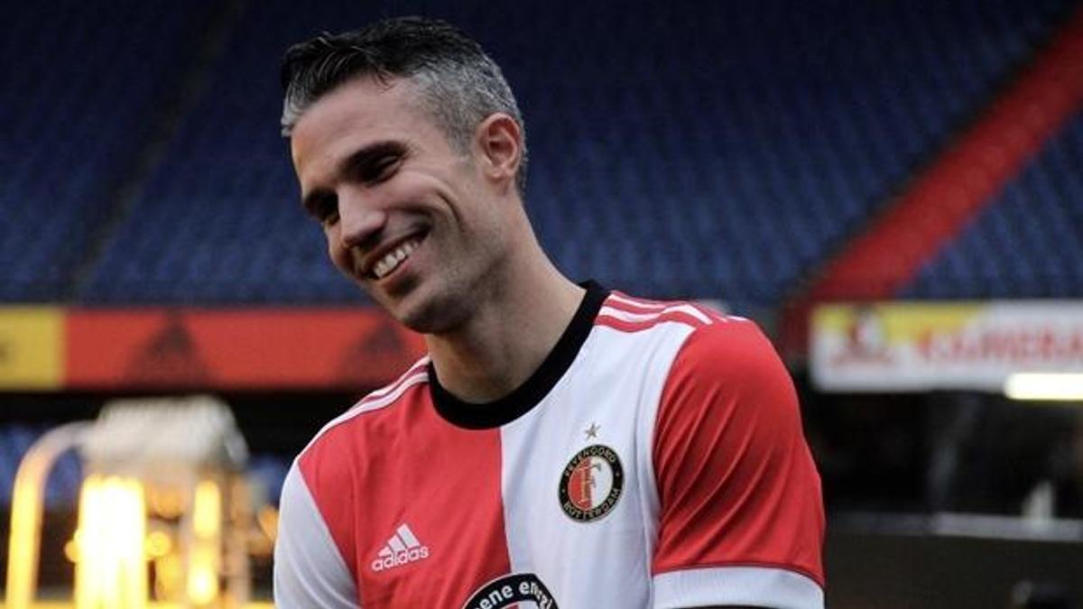 Van Persie, Hollanda'yı da karıştırdı