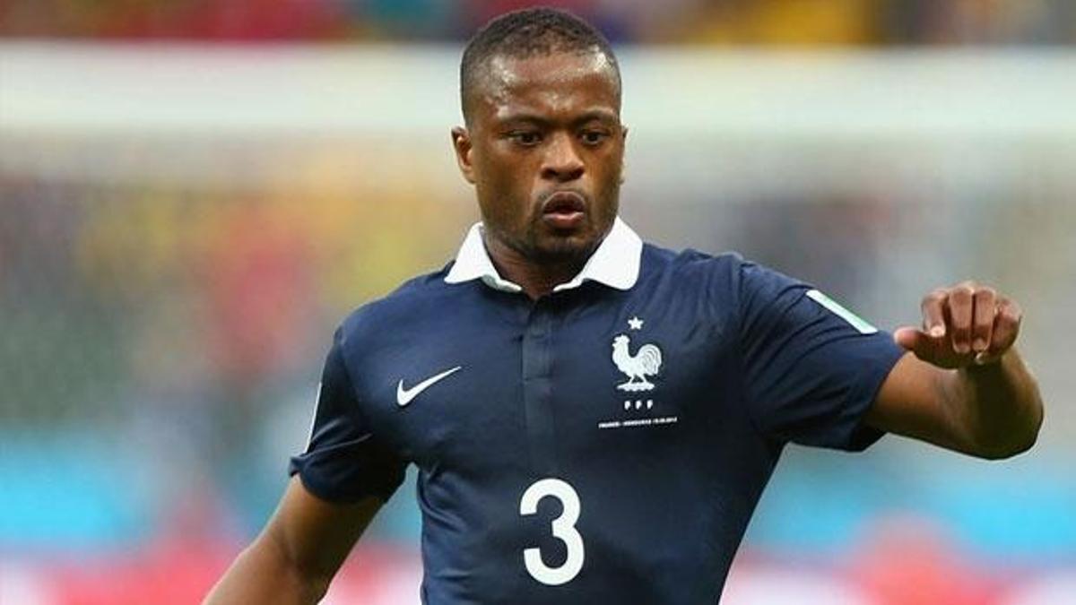 Patrice Evra Premier Lig yolcusu