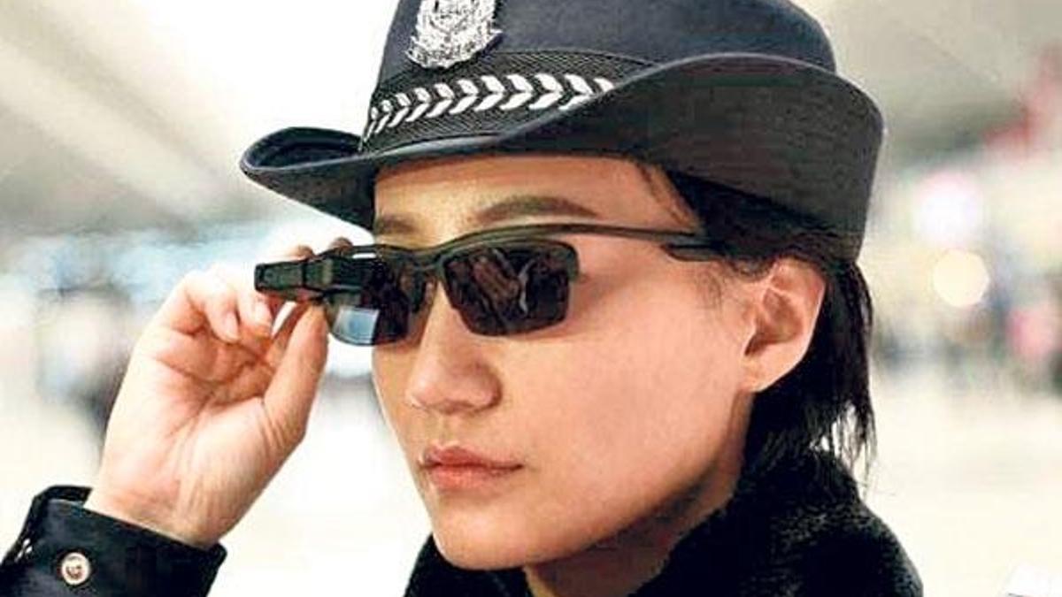 Çin’de suçluyu tanıyan gözlük!