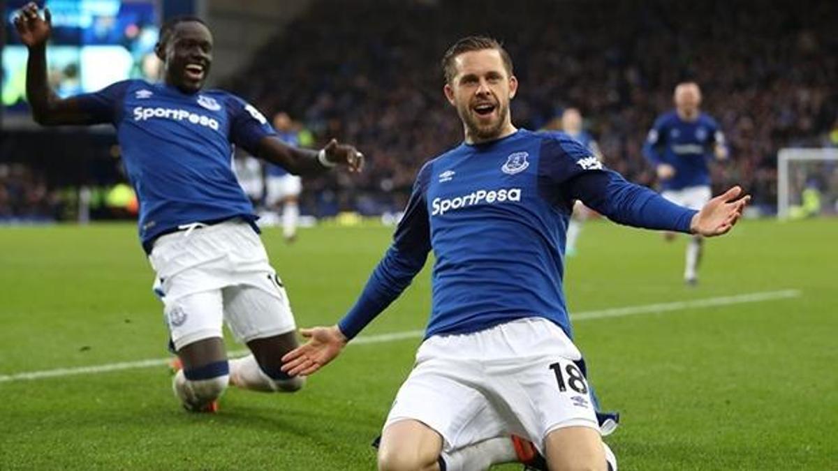 Everton ikinci yarı açıldı! Cenk...