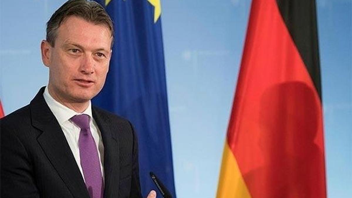 Putin hakkında yalan söyleyen bakan istifa etti