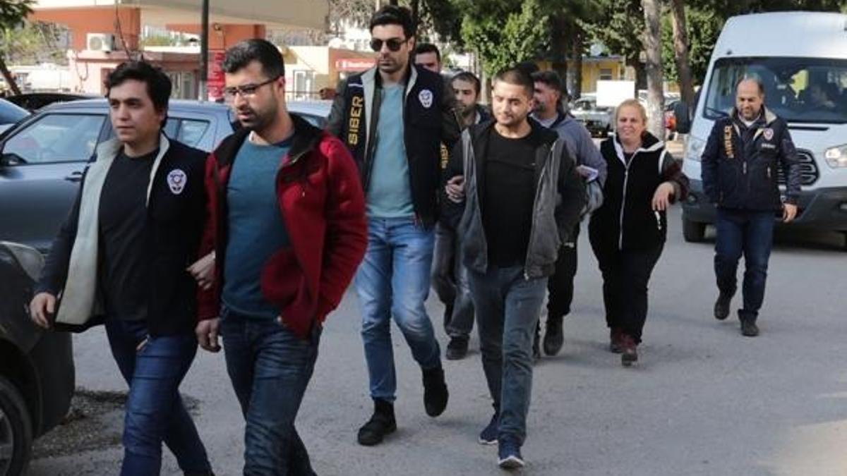 Ev hanımları çeteyi dolandırdı