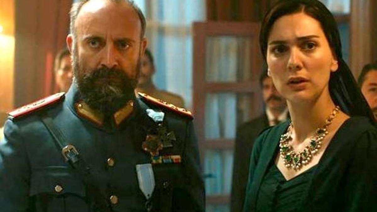 'Vatanım Sensin'de beklenmeyen ayrılık!